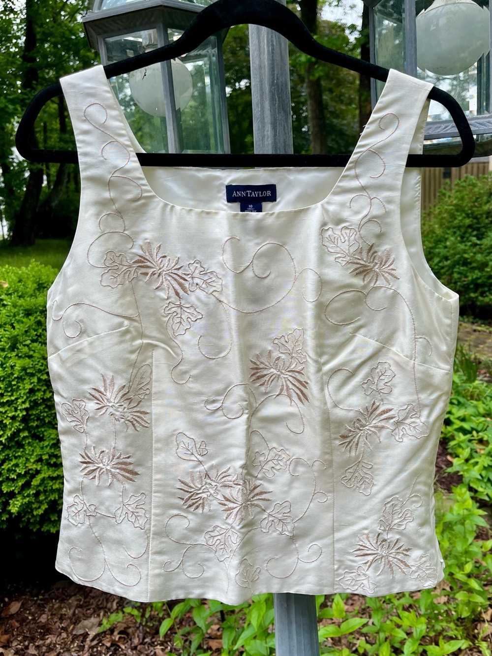 NWT Ann Taylor ivory silk sleeveless top with floral embroidery